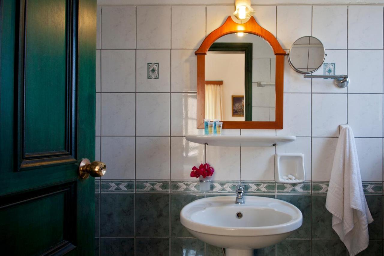 Naxos City Apollon Hotel מראה חיצוני תמונה